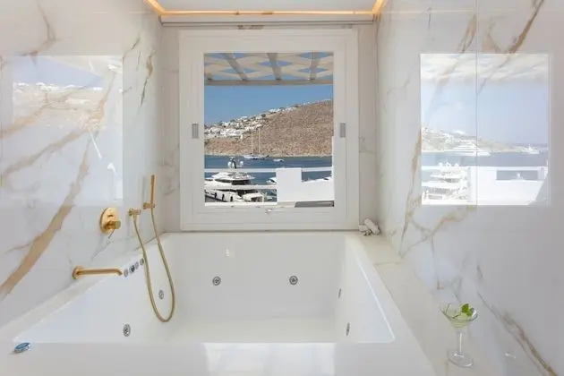 Nissaki VIP Suite with Indoor Hot Tub, Sea View
