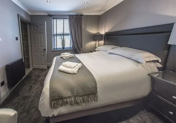 Superior Tek Büyük Yataklı Oda (Room 2 & 4)