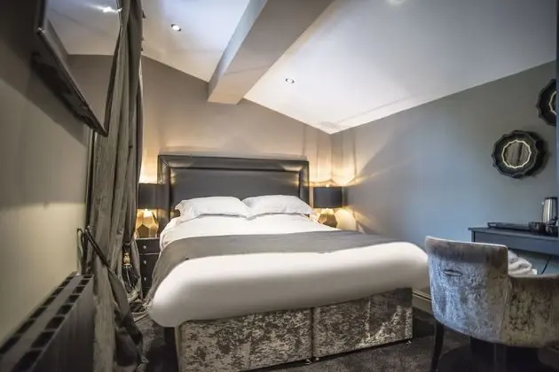 Superior Tek Büyük Yataklı Oda (Room 2 & 4)