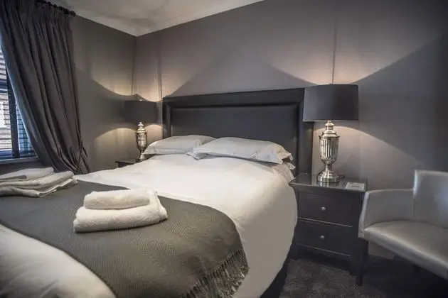 Superior Tek Büyük Yataklı Oda (Room 2 & 4)
