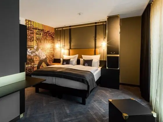 Deluxe Tek Büyük Yataklı Oda
