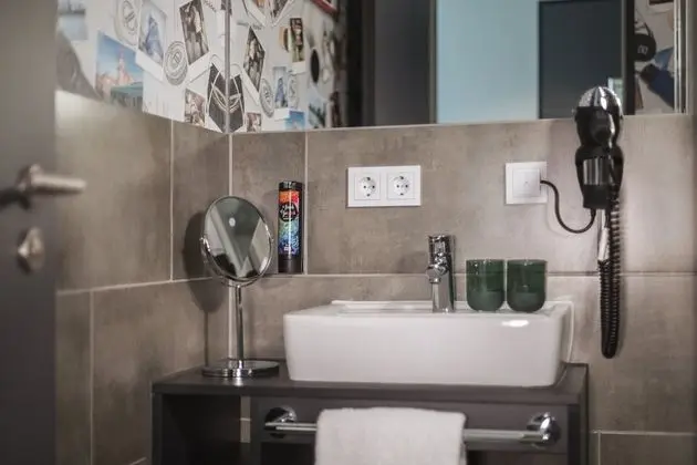 Standard Tek Büyük Yataklı Oda
