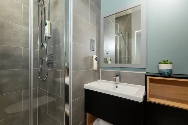 Comfort Tek Büyük veya İki Ayrı Yataklı Oda