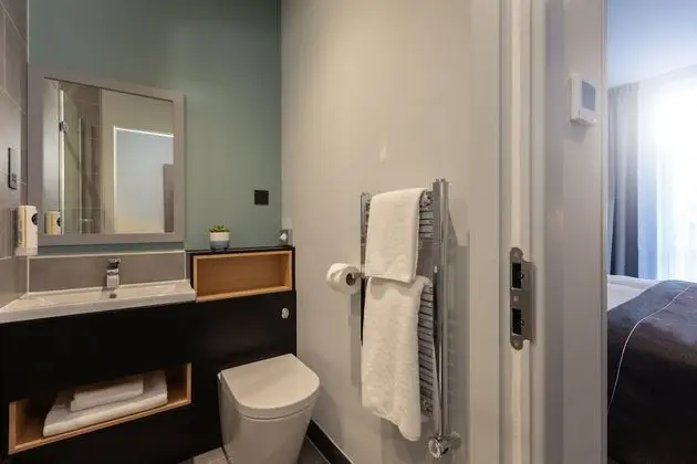 Comfort Tek Büyük veya İki Ayrı Yataklı Oda