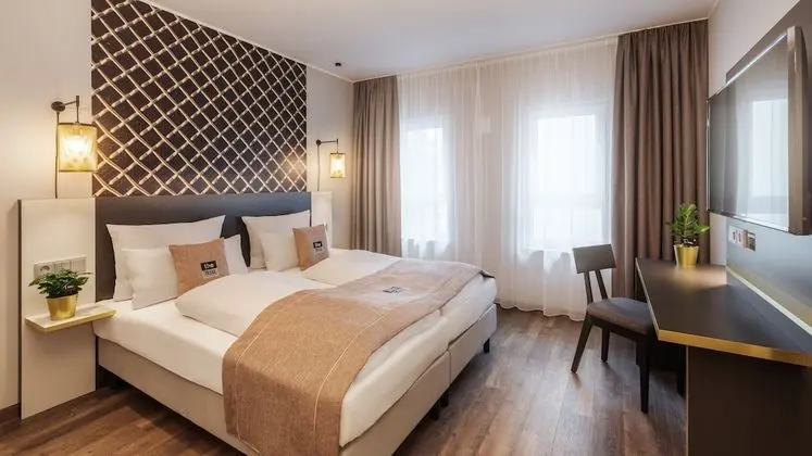 Deluxe Stüdyo, Sigara İçilmez (Hipster Studio)