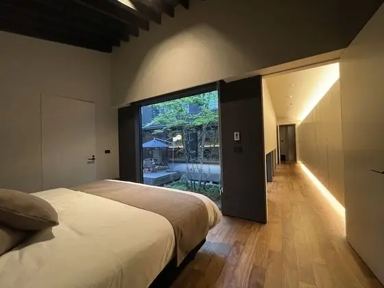Luxury Villa, Sigara İçilmez