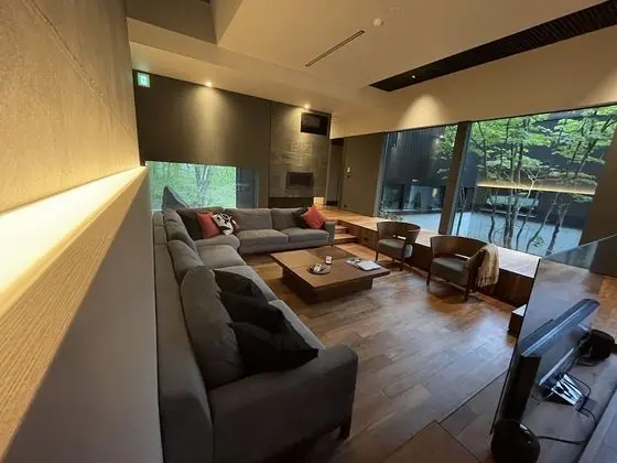Luxury Villa, Sigara İçilmez