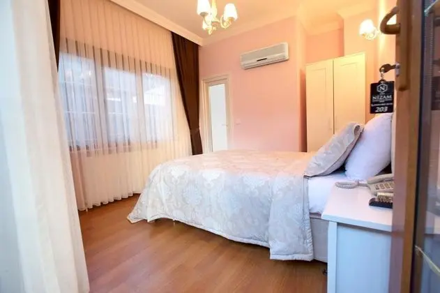 Standart Oda, Sokak Manzaralı