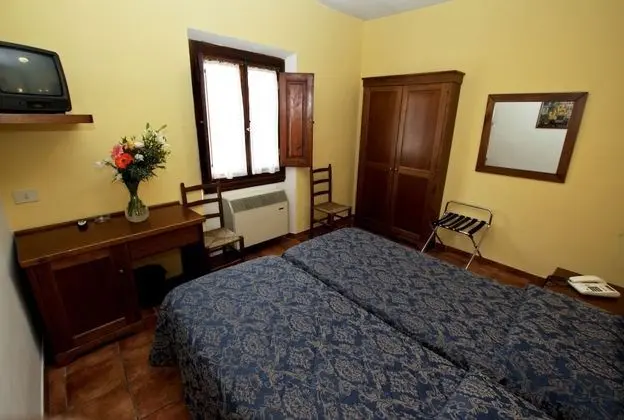 Tek Büyük Yataklı Oda