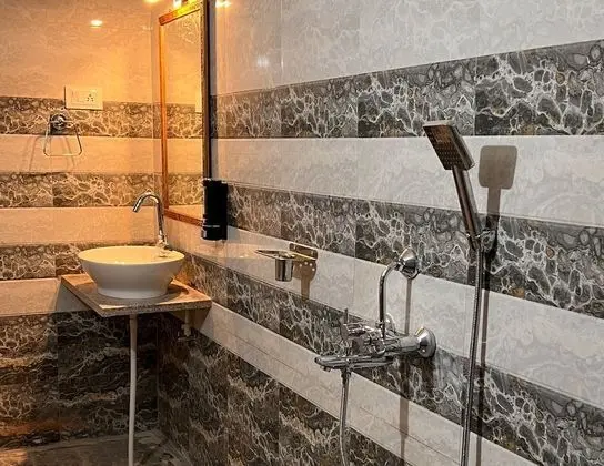 Luxury Oda