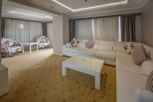 King Suit Aile odası