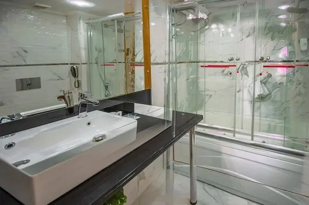 üç kişilik aile odası