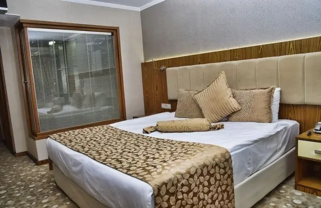 Çift Kişilik, Şehir Manzaralı