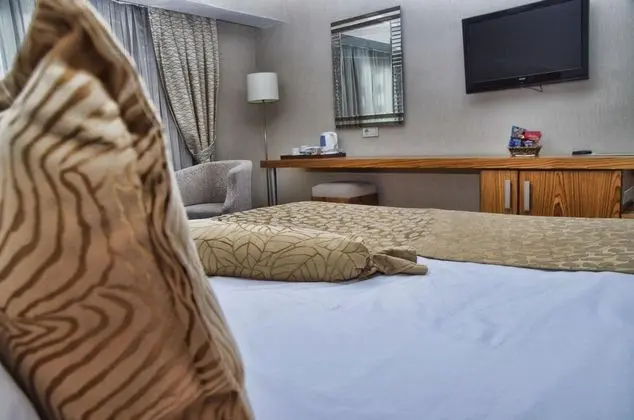Çift Kişilik, Şehir Manzaralı
