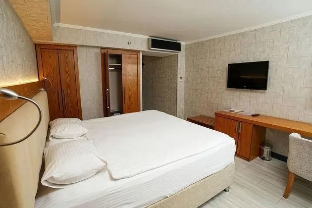 Çift Kişilik, Şehir Manzaralı