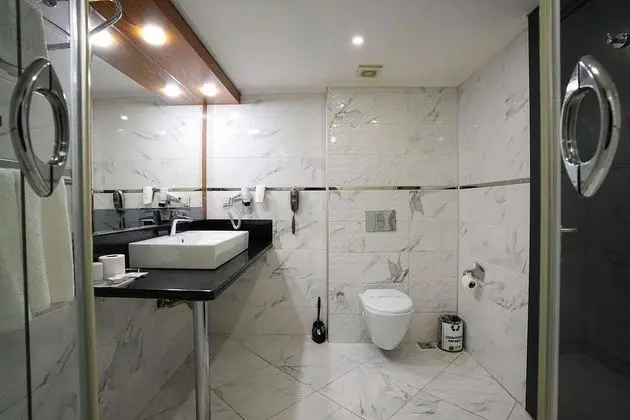 Çift Kişilik, Şehir Manzaralı