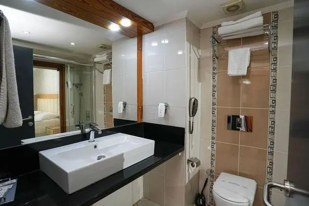 Çift Kişilik, Şehir Manzaralı