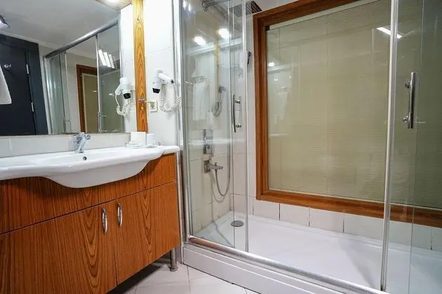 Çift Kişilik, Şehir Manzaralı