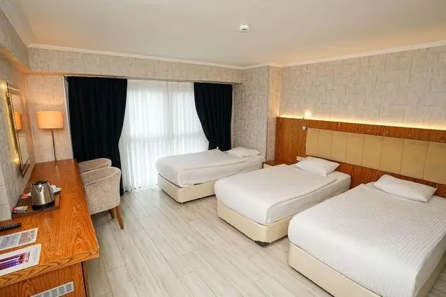 Triple, Sokak Manzaralı, Balkonsuz