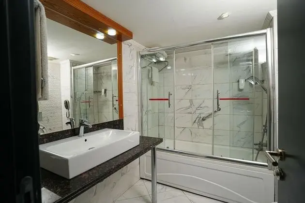 Triple, Sokak Manzaralı, Balkonsuz