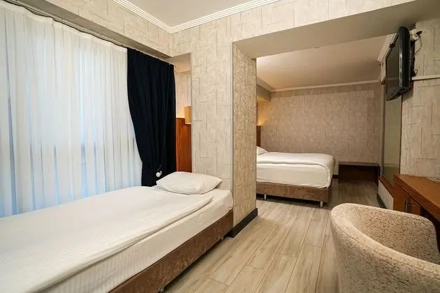 Triple, Sokak Manzaralı, Balkonsuz