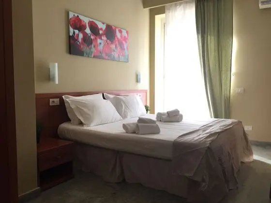 Standard Tek Büyük Yataklı Oda