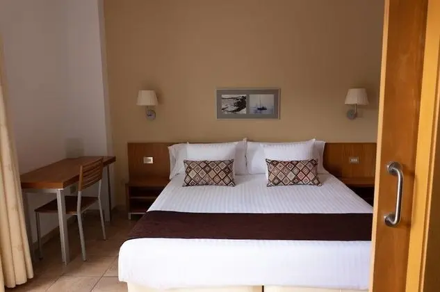 Family Oda, Balkon, Havuz Manzaralı