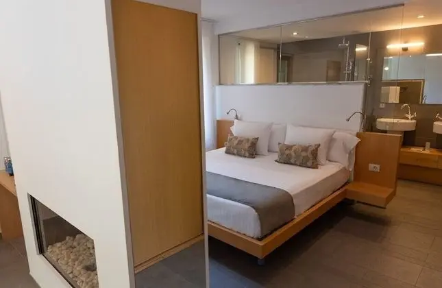 Süit, Sıcak Su Havuzu