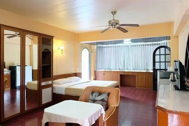 Deluxe Family Room