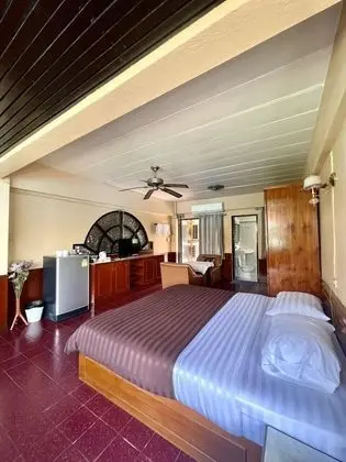 Deluxe Family Room