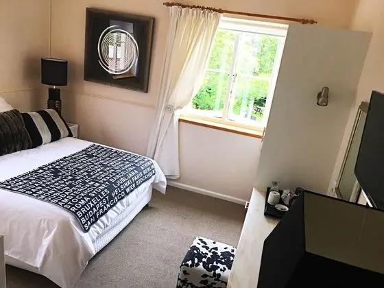 Double room (garden and mountain view)