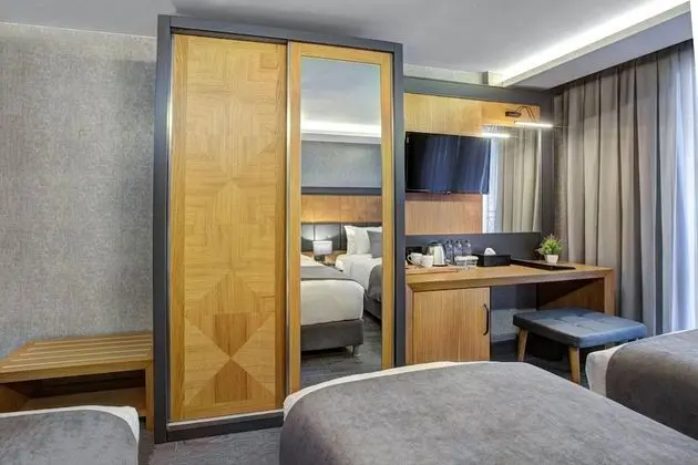 Deluxe Üç Kişilik Oda