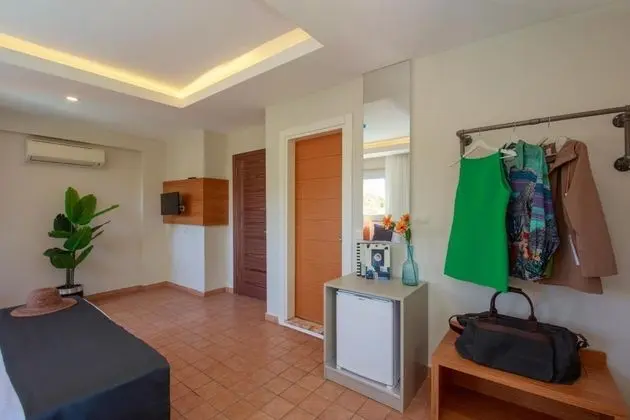Comfort Oda, Dağ veya Havuz Manzaralı, 2. Kat Balkonlu