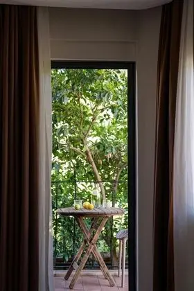 Comfort Oda, Dağ veya Havuz Manzaralı, 2. Kat Balkonlu