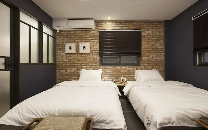 Oda (Twin (single + single bed))