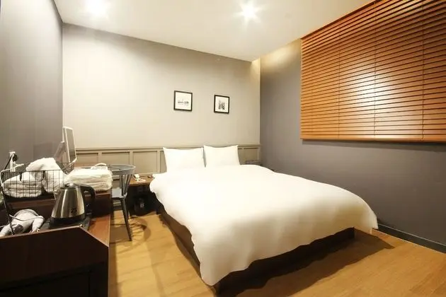 Basic Tek Büyük Yataklı Oda, 1 Büyük (Queen) Boy Yatak