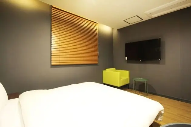 Basic Tek Büyük Yataklı Oda, 1 Büyük (Queen) Boy Yatak