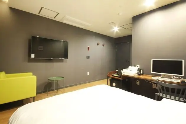 Basic Tek Büyük Yataklı Oda, 1 Büyük (Queen) Boy Yatak