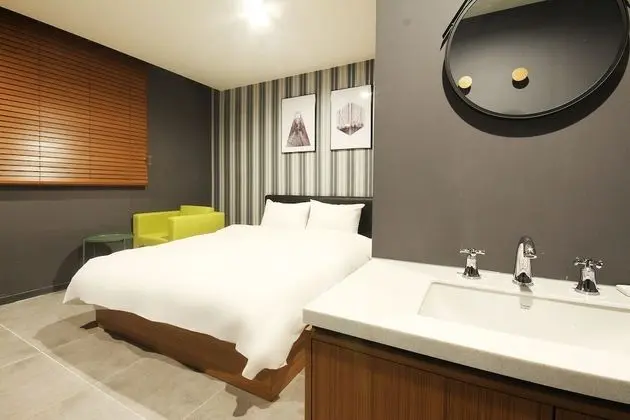 Basic Tek Büyük Yataklı Oda, 1 Büyük (Queen) Boy Yatak