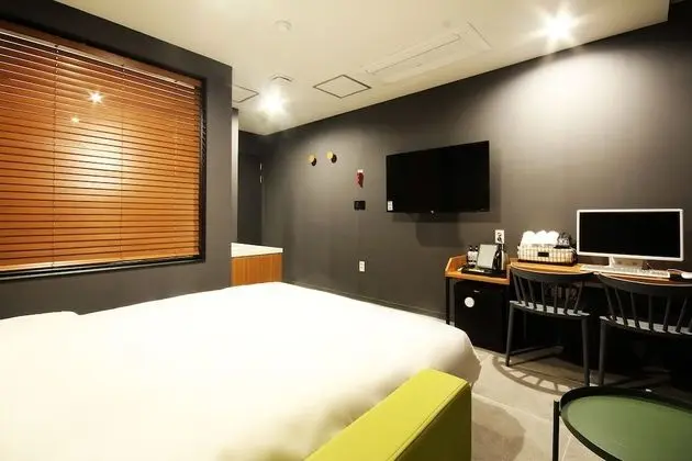 Basic Tek Büyük Yataklı Oda, 1 Büyük (Queen) Boy Yatak