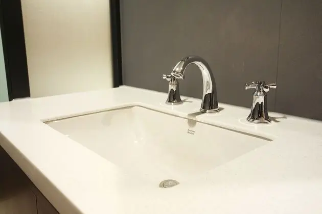 Basic Tek Büyük Yataklı Oda, 1 Büyük (Queen) Boy Yatak