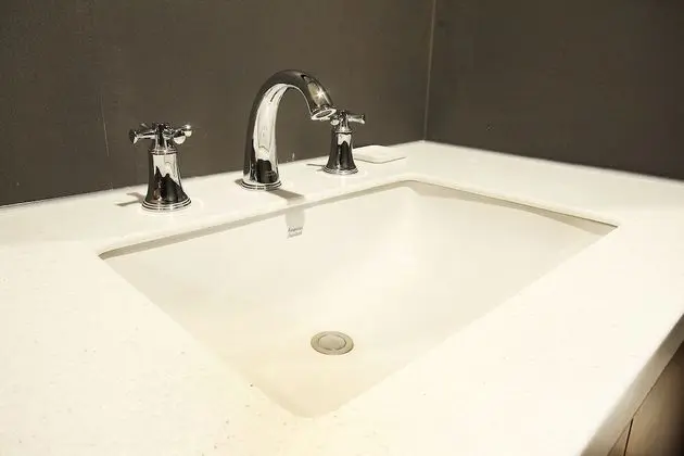 Basic Tek Büyük Yataklı Oda, 1 Büyük (Queen) Boy Yatak