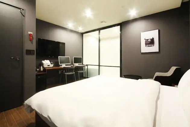 Premium Oda, 1 Büyük (Queen) Boy Yatak