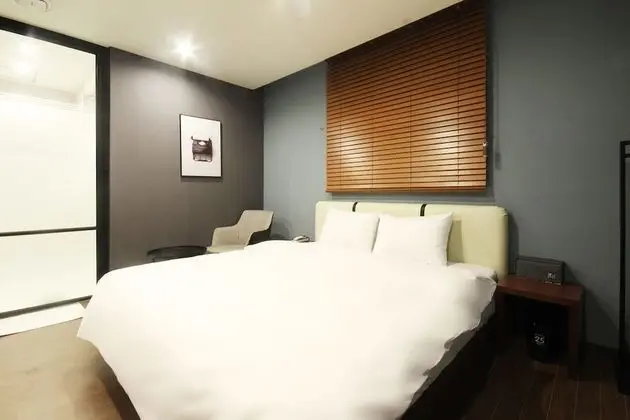 Premium Oda, 1 Büyük (Queen) Boy Yatak