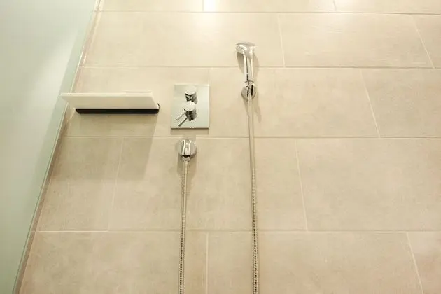 Premium Oda, 1 Büyük (Queen) Boy Yatak