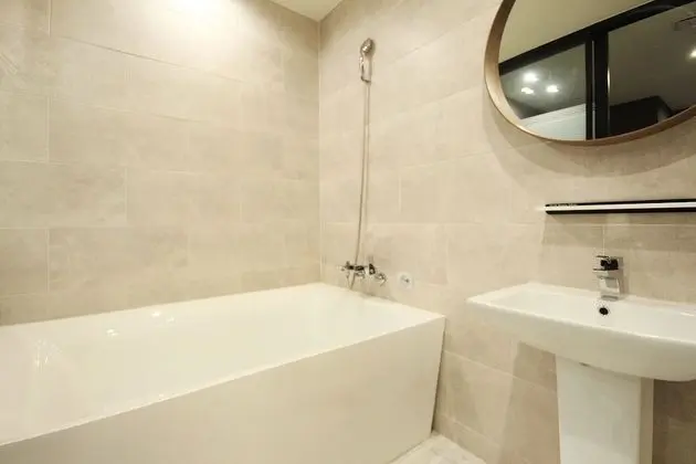 Premium Oda, 1 Büyük (Queen) Boy Yatak