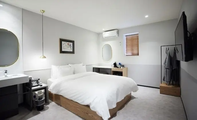 Deluxe Tek Büyük Yataklı Oda