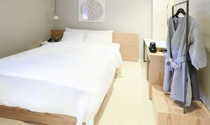 Standard Tek Büyük Yataklı Oda