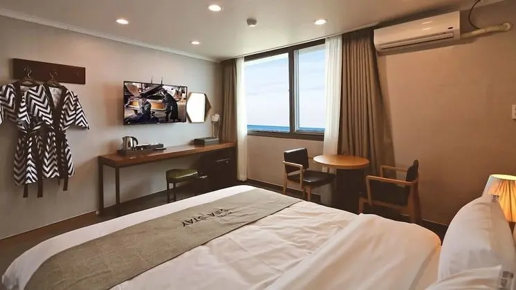 Deluxe Tek Büyük Yataklı Oda