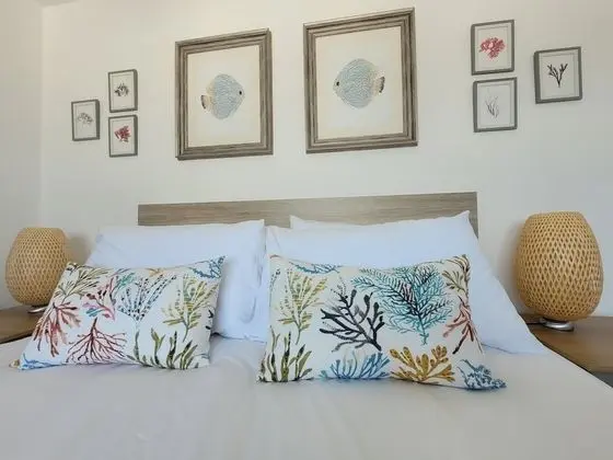 Ev, Özel Banyo, Kısmi Deniz Manzaralı (beach side private estate)